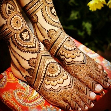 Modern Mehandi Designs in Hyderabad